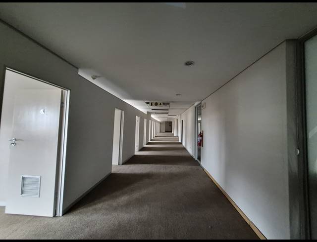 859M² OFFICE TO LET IN SUNNINGHILL